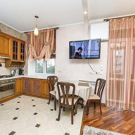 Amazing Two Beds In The Klovskiy Spusk Apartment Kiev Bagian luar foto